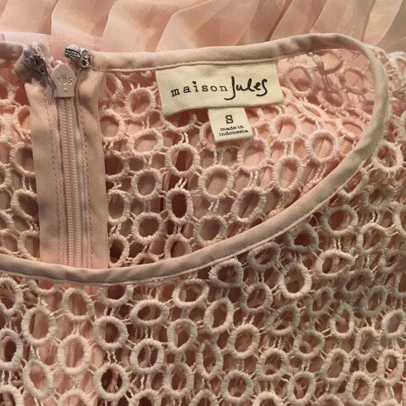 MAISON JULES Crochet-Yoke Pink Shimmer Dress NWT SMALL - Picture 6 of 9